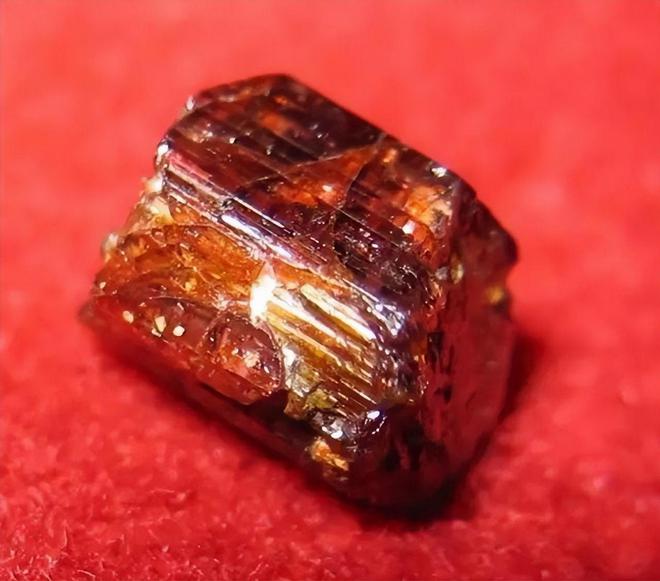世界上最EMC易倍体育 易倍EMC贵的十种物质最贵的1克价值上亿黄金只能垫底！(图6)